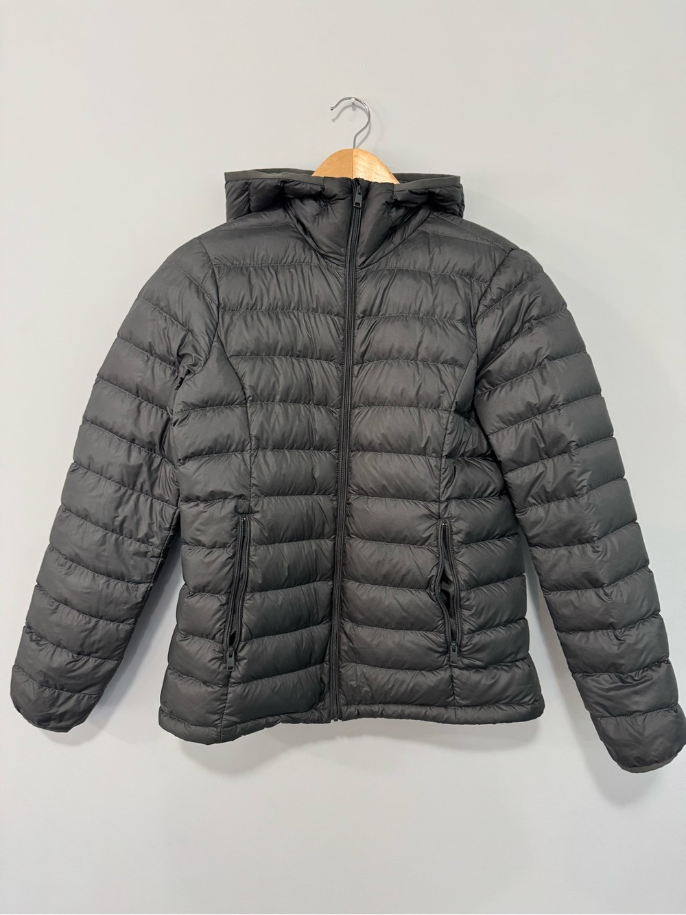Babaton Women’s Hooded Puffer Jacket